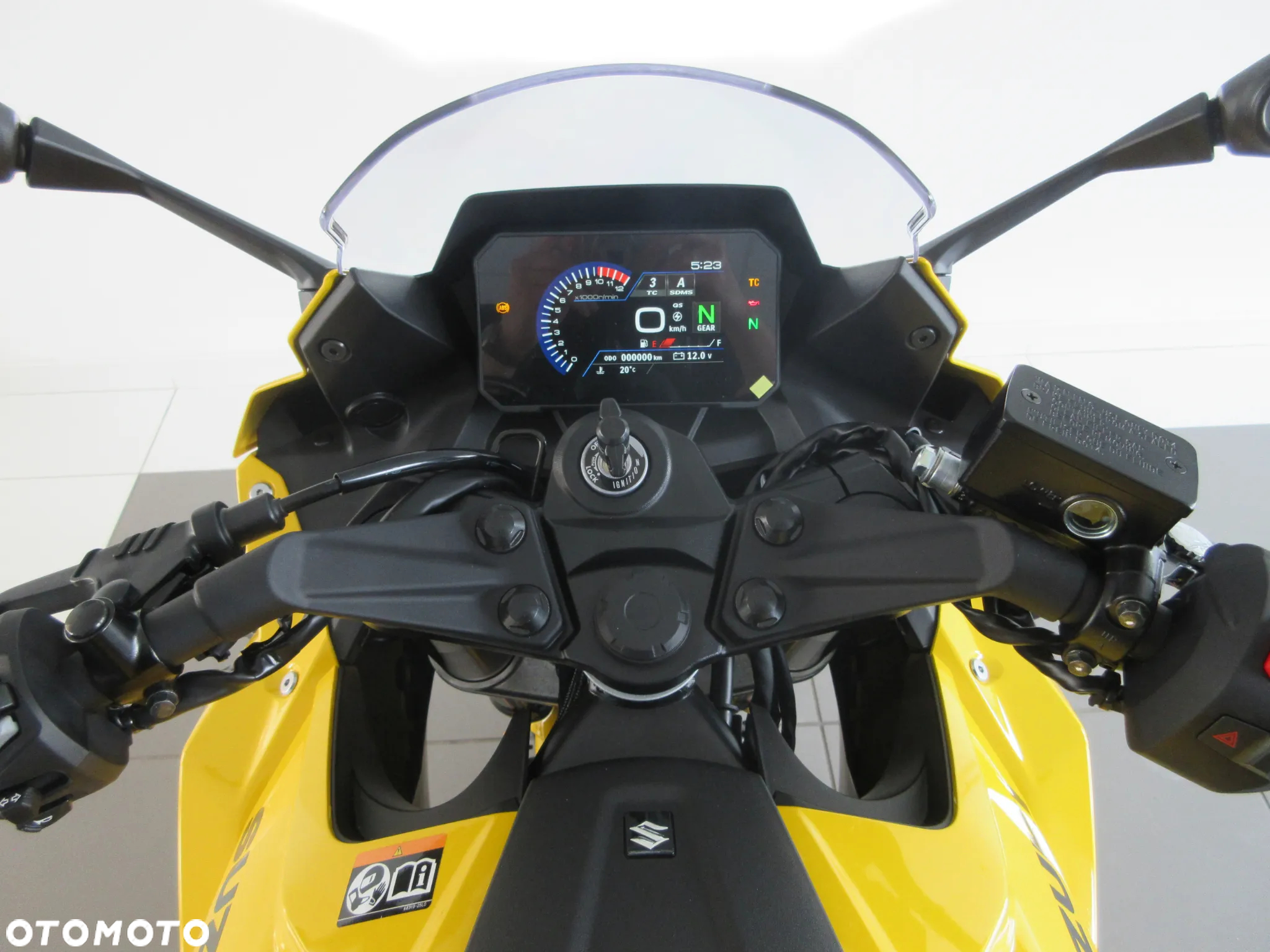 Suzuki GSX - 6