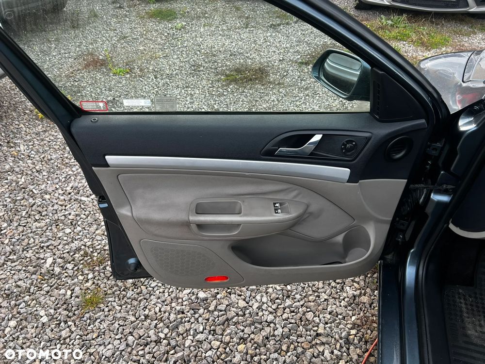 Skoda Octavia 1.6 Ambiente - 20