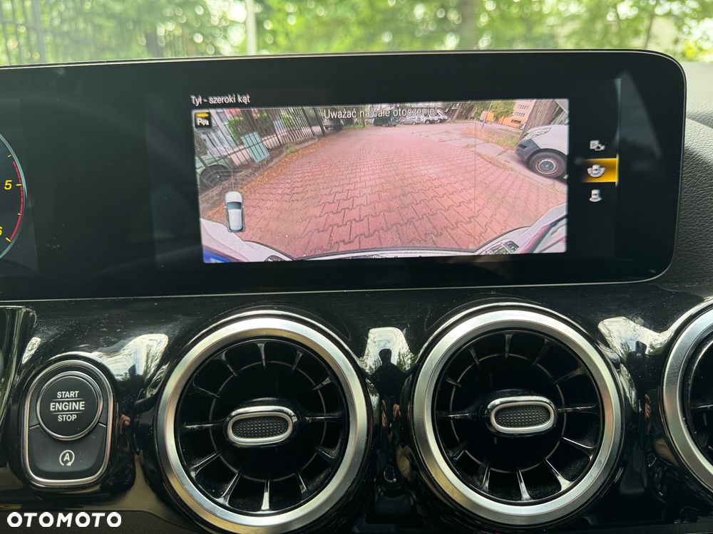 Mercedes-Benz GLA 180 d Business Edition - 11