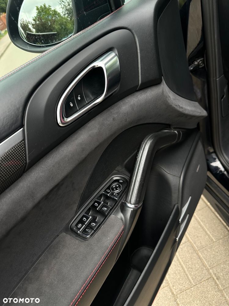 Porsche Cayenne - 22