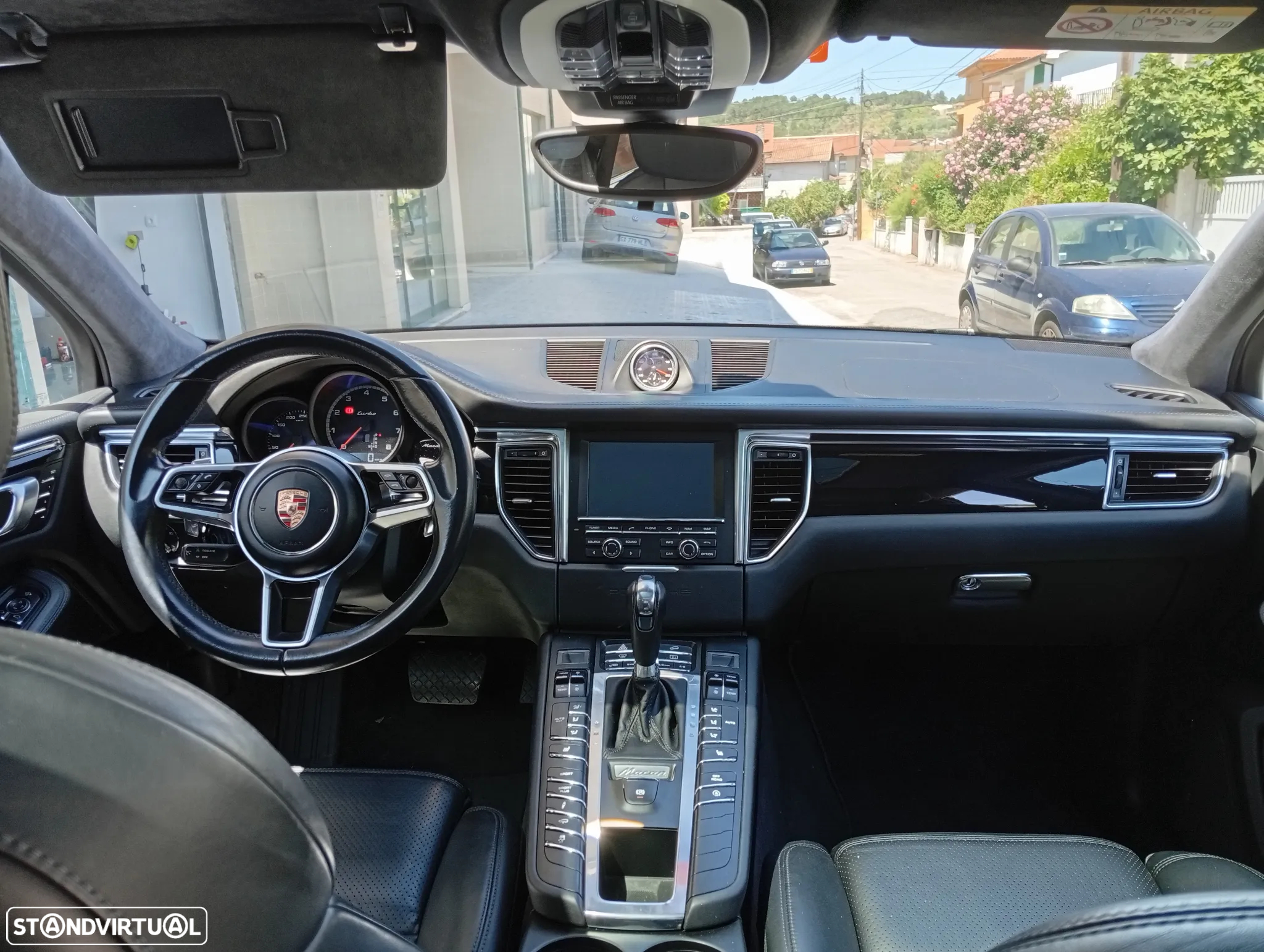 Porsche Macan Turbo - 9