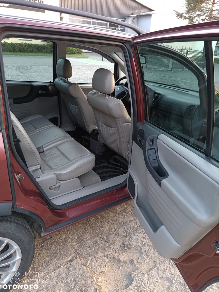 Opel Zafira 2.2 Executive - 5