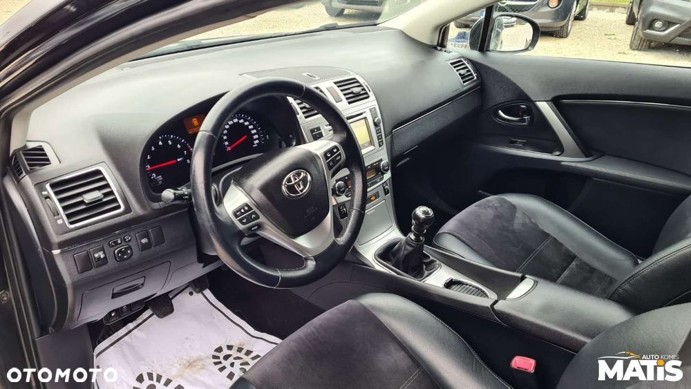 Toyota Avensis - 39