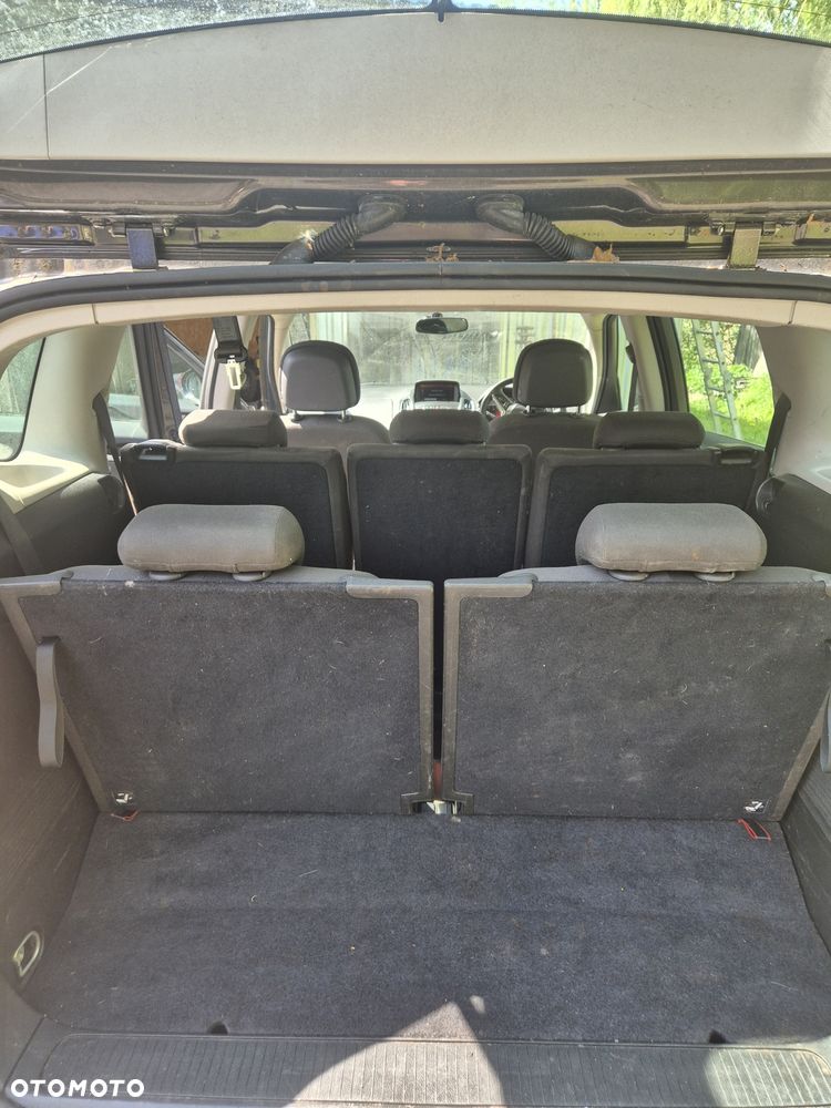 Opel Zafira - 8