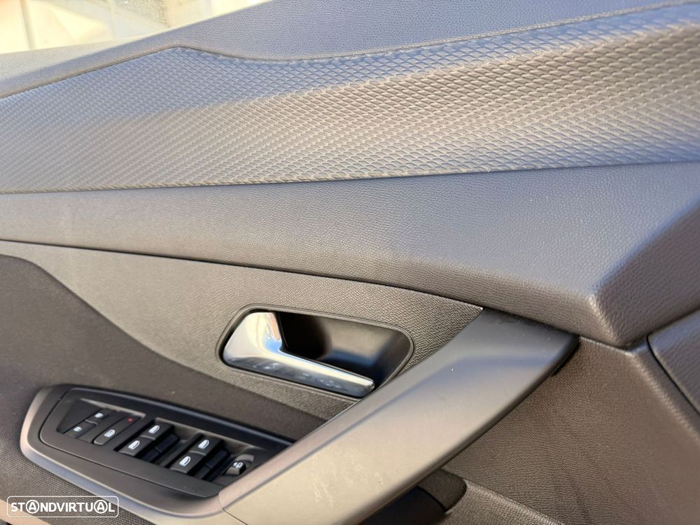 Peugeot 308 1.2 PureTech Allure EAT8 - 15