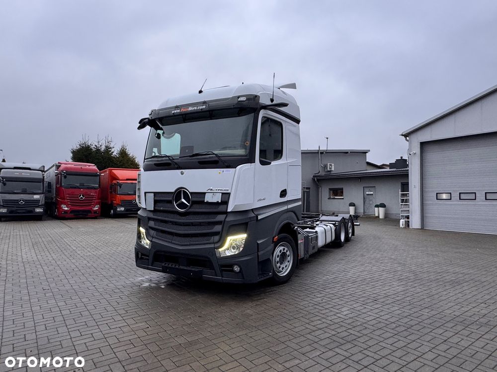 Mercedes-Benz Actros - 2
