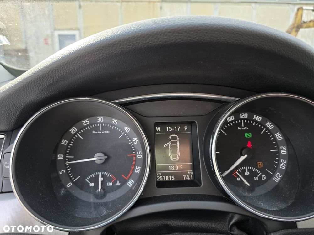 Skoda Superb 2.0 TDI DSG Ambition - 9