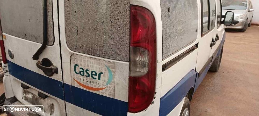 FAROLIM TRASEIRO DIREITO FIAT DOBLO LIMUSINA 2006 - 1