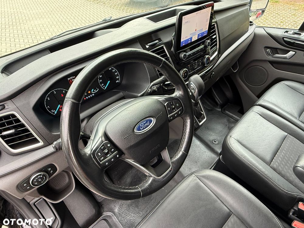 Ford Custom Sport - 13
