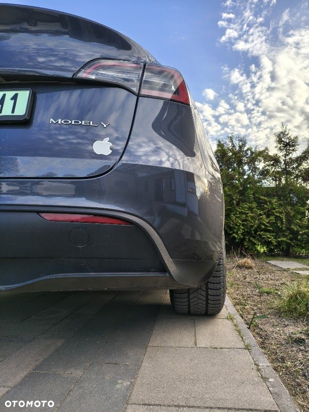 Tesla Y - 35
