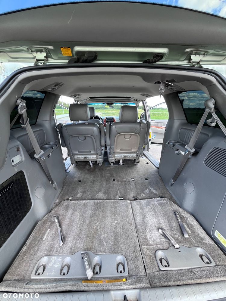 Toyota Sienna - 13