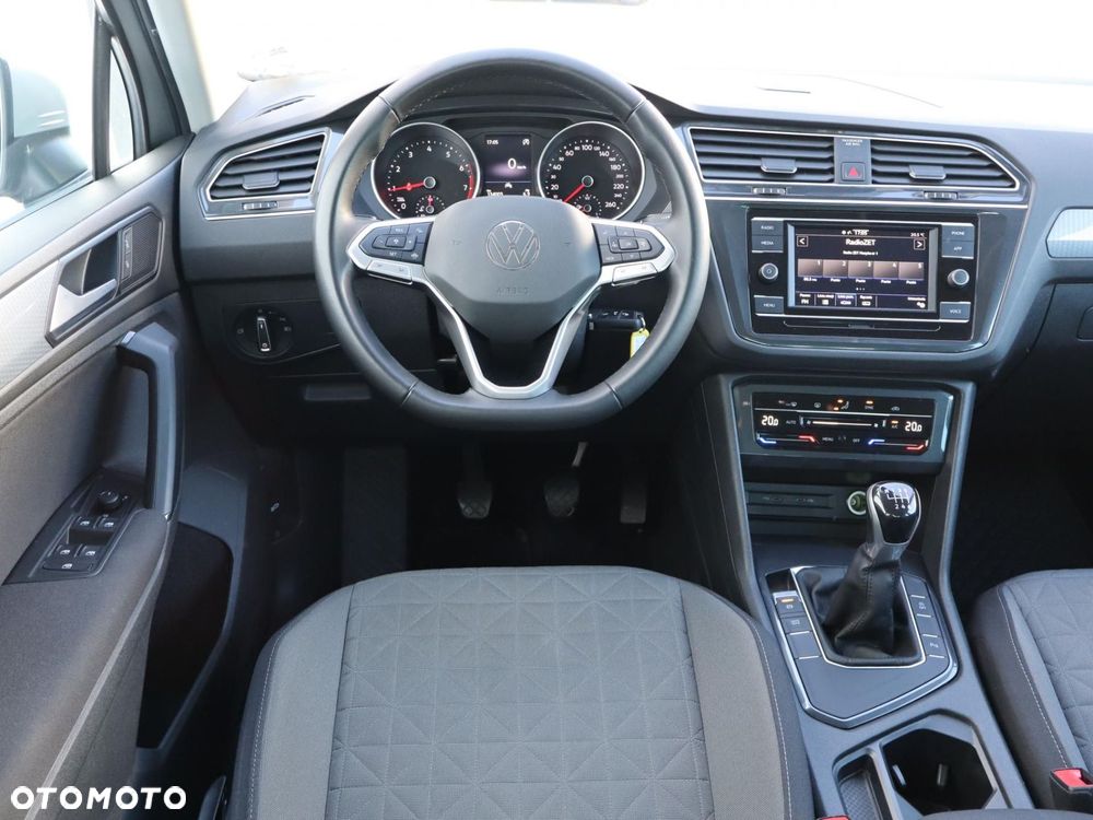 Volkswagen Tiguan - 9