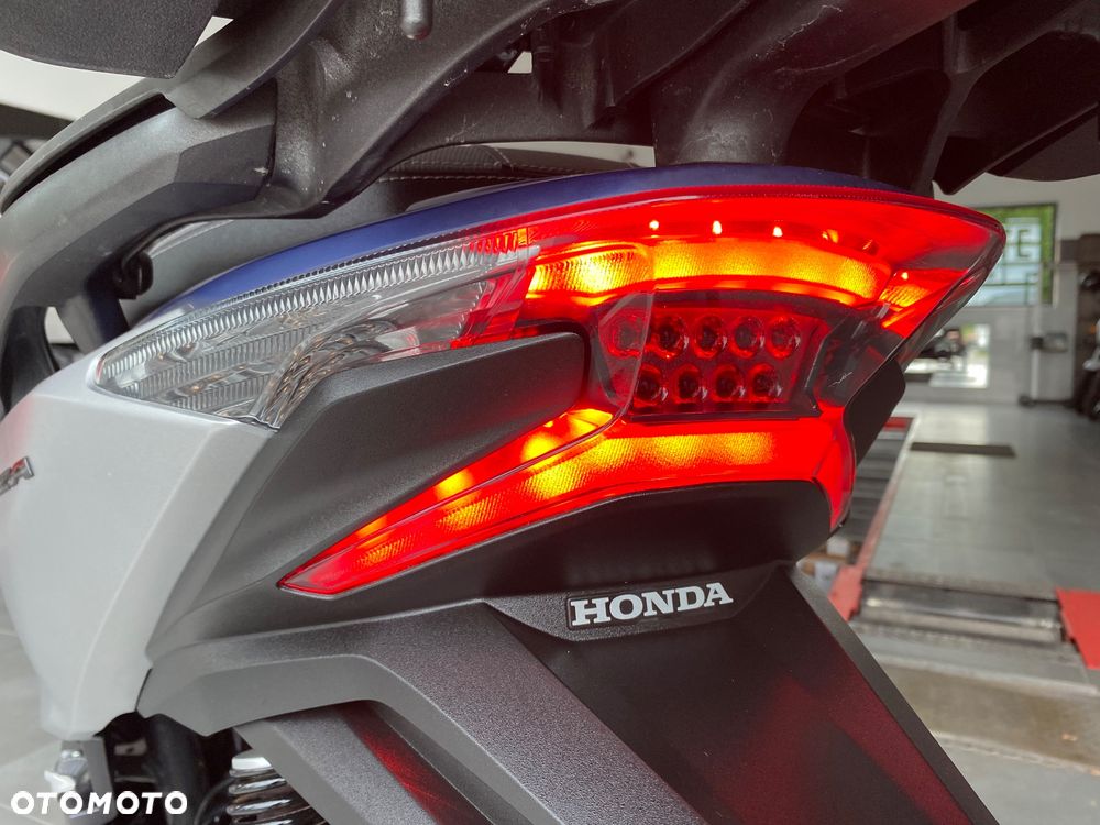 Honda NSS - 18