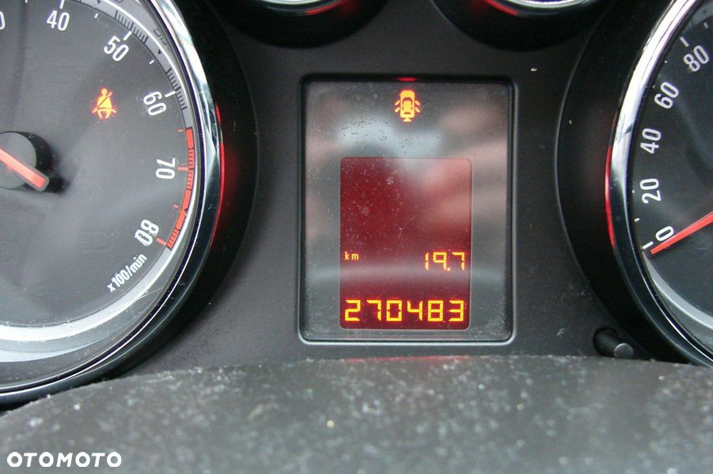 Opel Insignia - 9