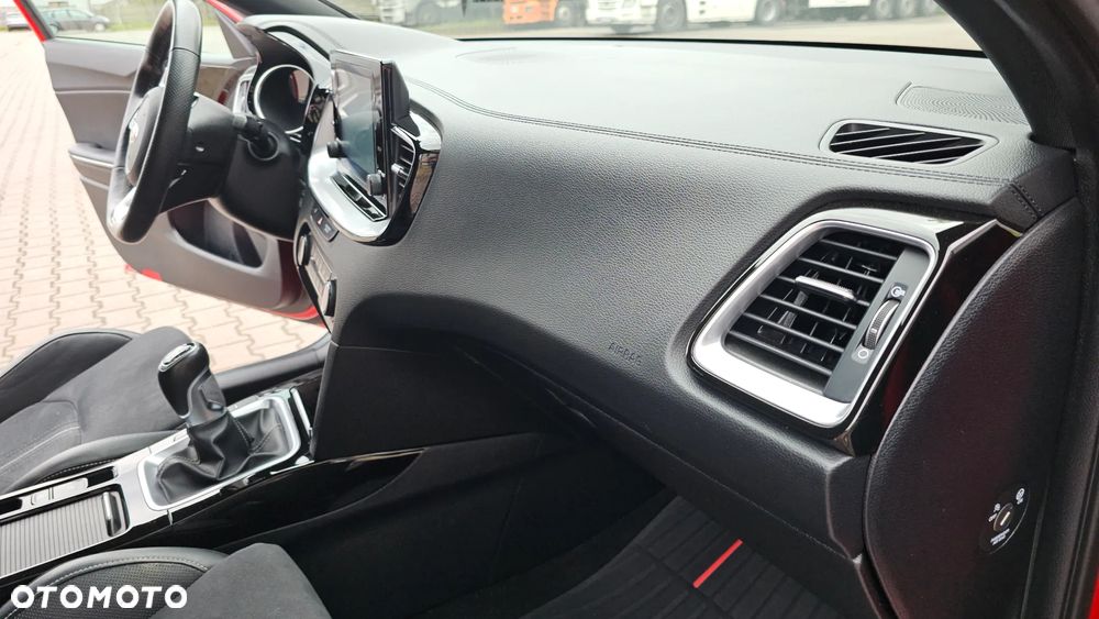Kia ProCeed - 15