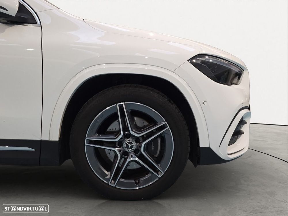 Mercedes-Benz GLA 180 - 5