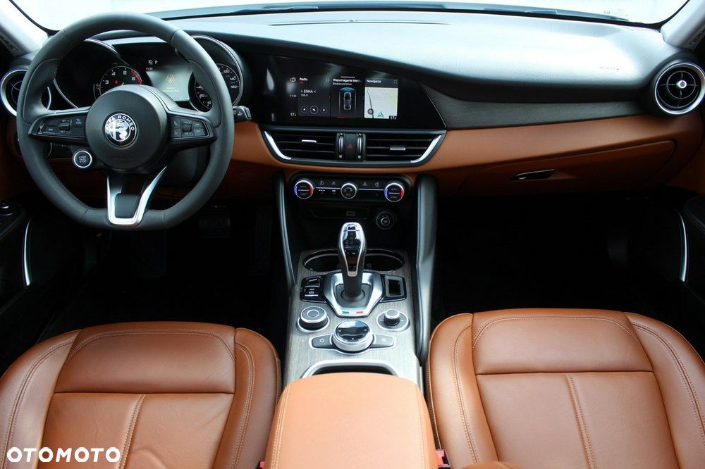 Alfa Romeo Giulia - 10