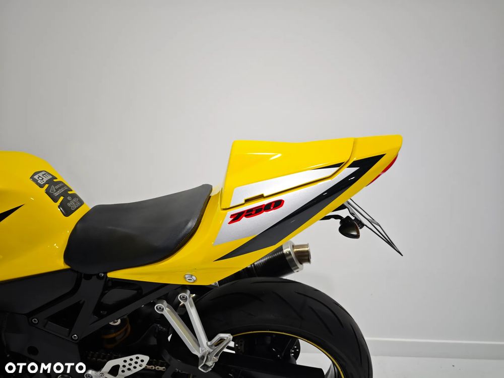 Suzuki GSX-R - 16