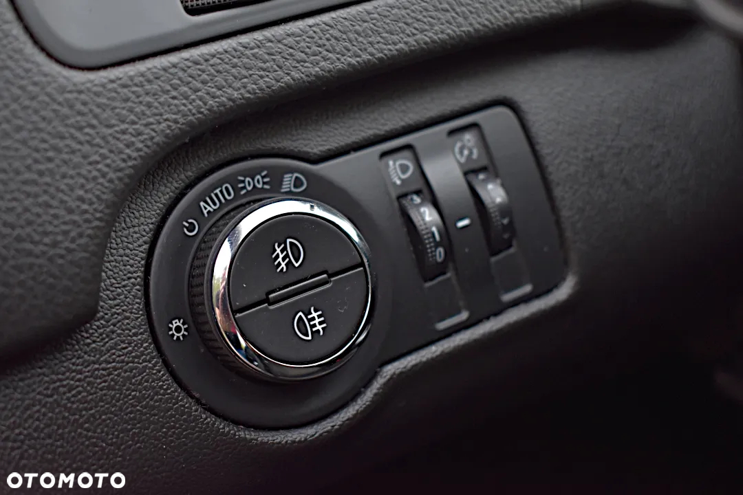 Opel Insignia 2.0 CDTI Cosmo ecoFLEX S&S - 25