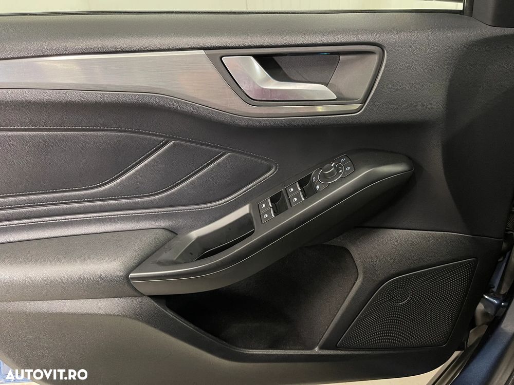 Ford Focus 1.0 EcoBoost MHEV Titanium - 24