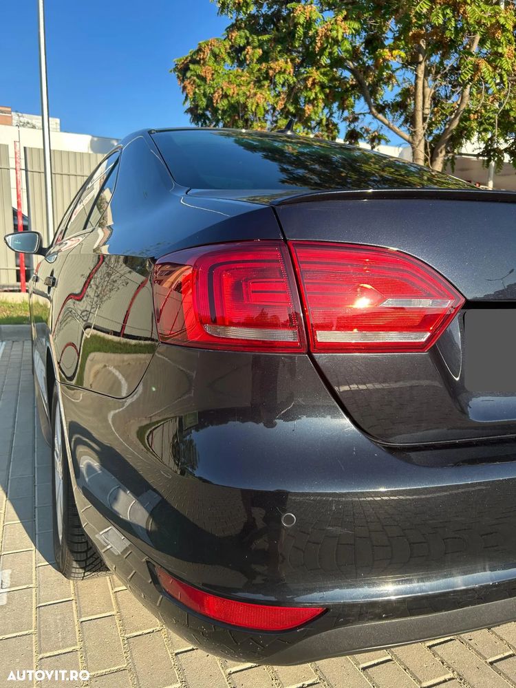 Volkswagen Jetta 1.4 Hybrid DSG Comfortline - 6