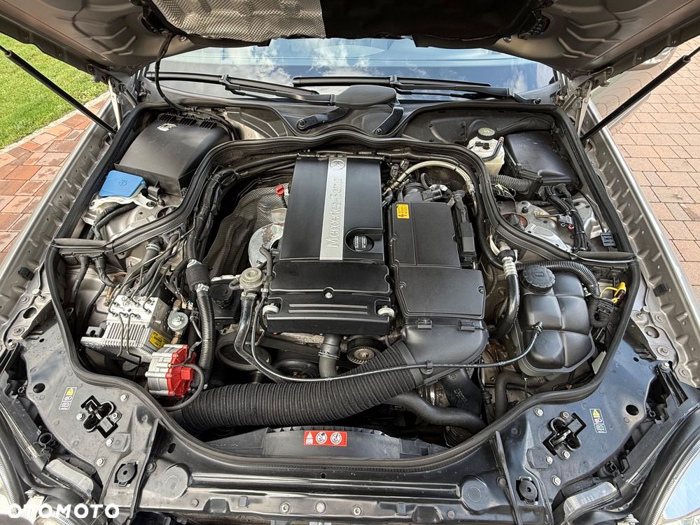 Mercedes-Benz Klasa E 200 Kompressor Classic - 19
