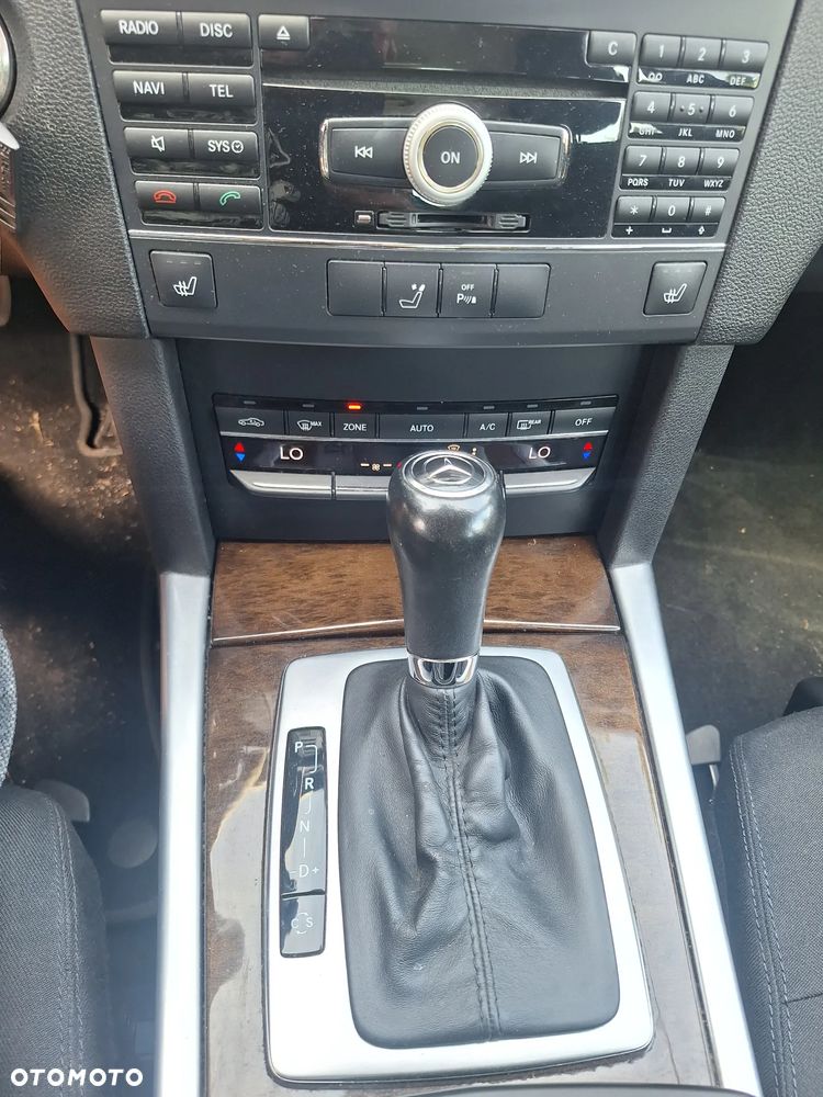 Mercedes-Benz Klasa E 250 CGI BlueEffICIENCY Avantgarde - 23