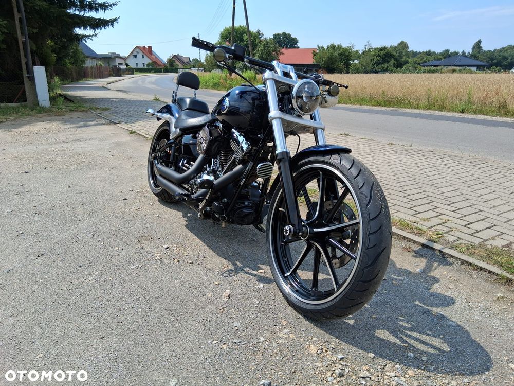 Harley-Davidson Softail Breakout - 3