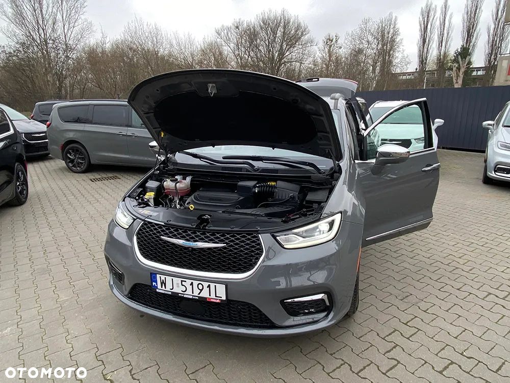 Chrysler Pacifica - 8