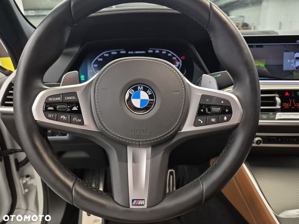 BMW X6 M50i - 25