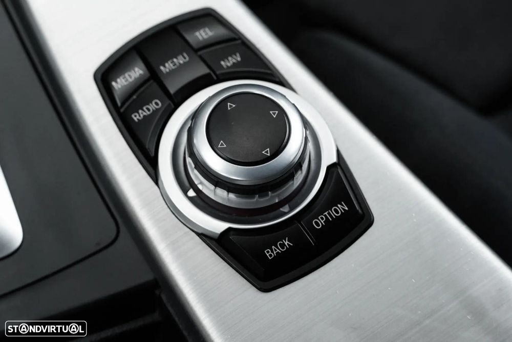 BMW 318 d Auto Line Sport - 25