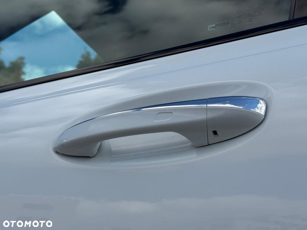 Mercedes-Benz GLB 200 AMG Line 7G-DCT - 12