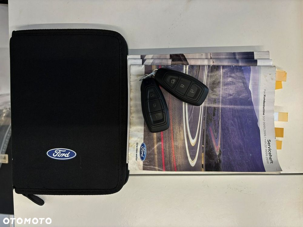 Ford Focus - 33