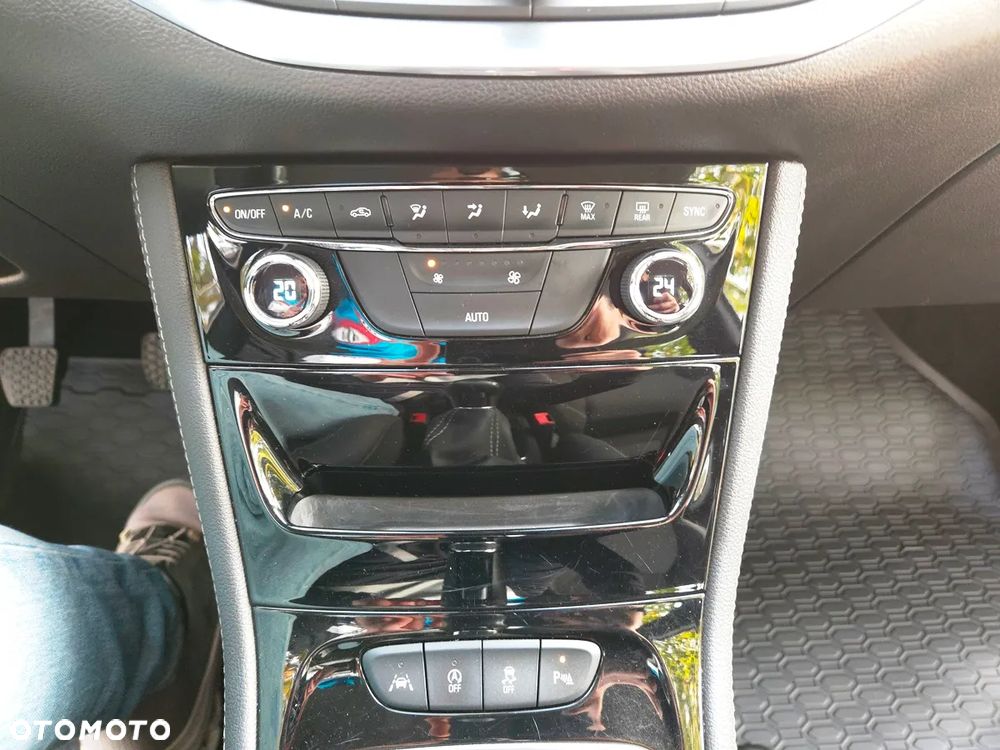 Opel Astra 1.6 CDTI DPF ecoFLEX TourerStart/Stop Exklusiv - 32