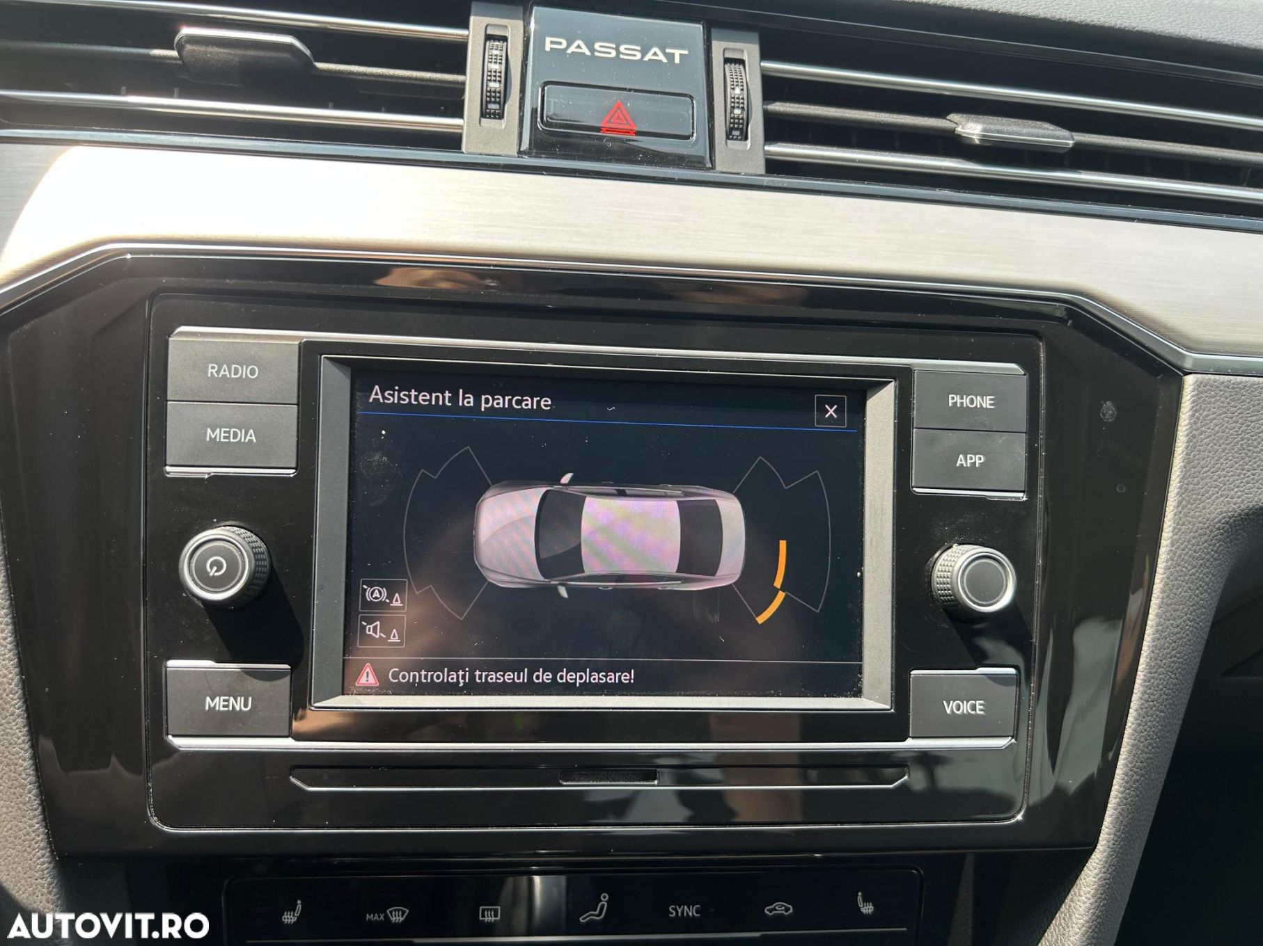 Volkswagen Passat 2.0 TDI DSG Highline - 24
