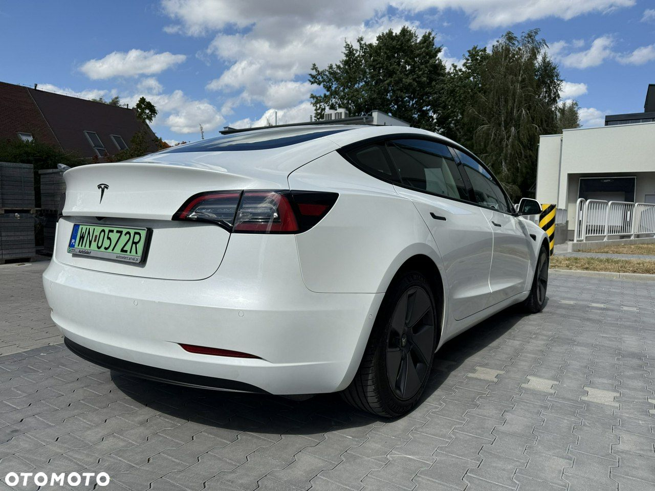 Tesla Model 3 - 10