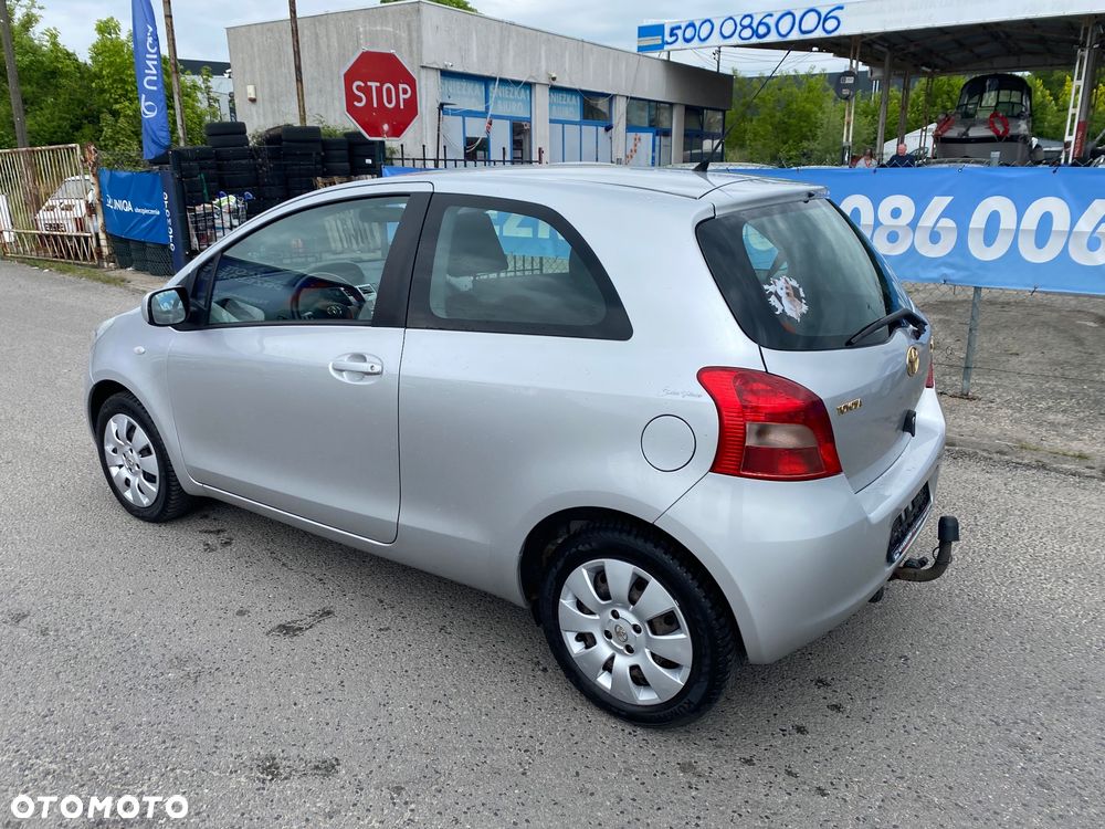 Toyota Yaris - 17