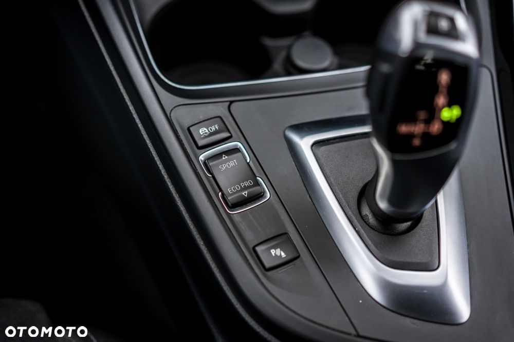 BMW Seria 3 318i Advantage - 12