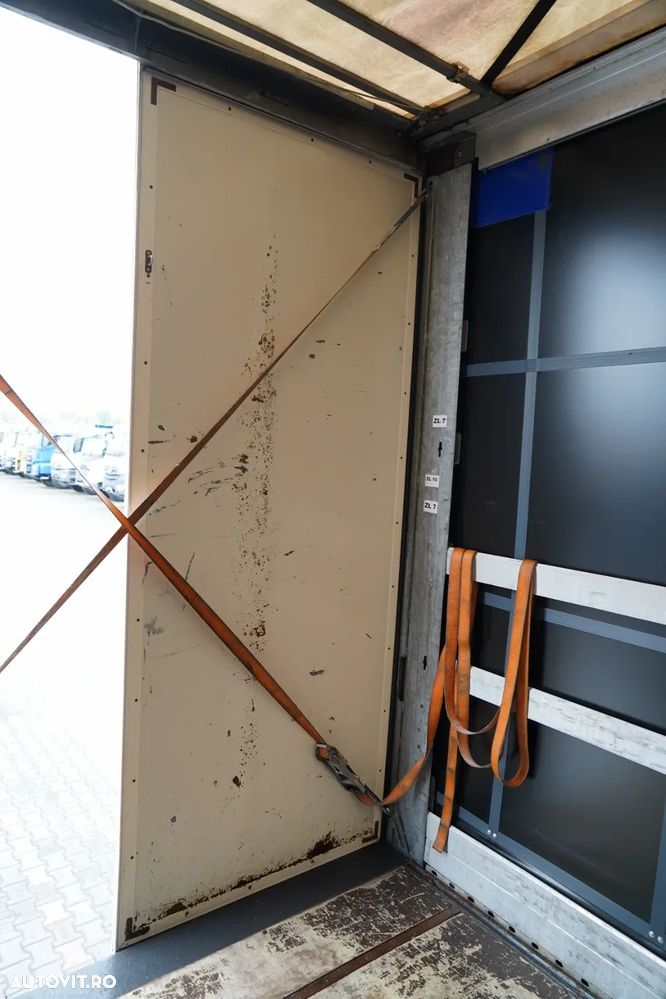 Fliegl / SEMIREMORCĂ CU PRELATĂ (CURTAINSIDER) / MEGA / AXĂ RIDICABILĂ / ACOPERIȘ RIDICABIL / - 18