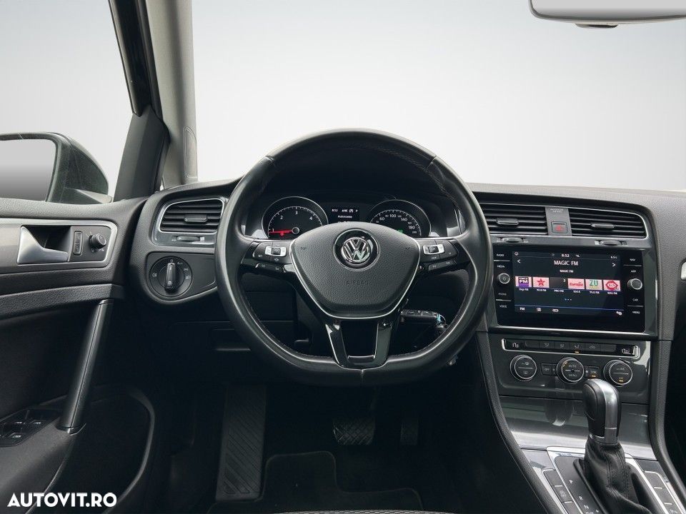 Volkswagen Golf - 12