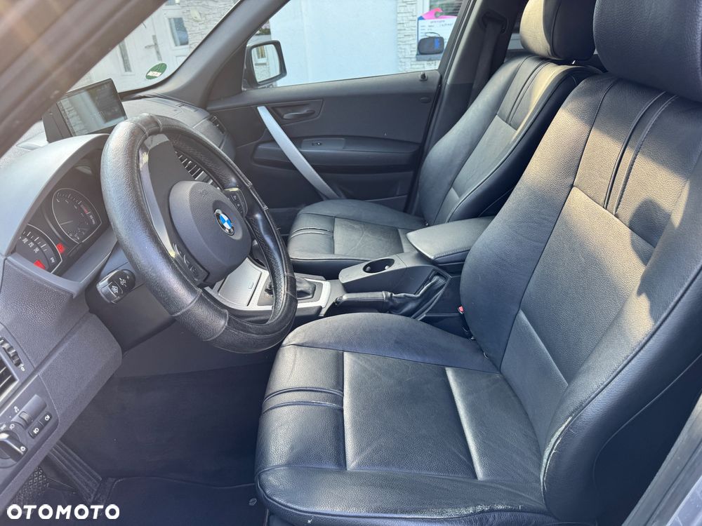 BMW X3 2.5i - 8