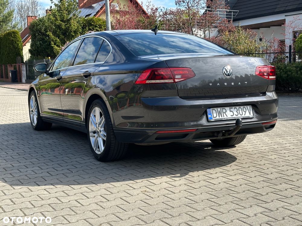 Volkswagen Passat 2.0 TDI Elegance DSG - 14