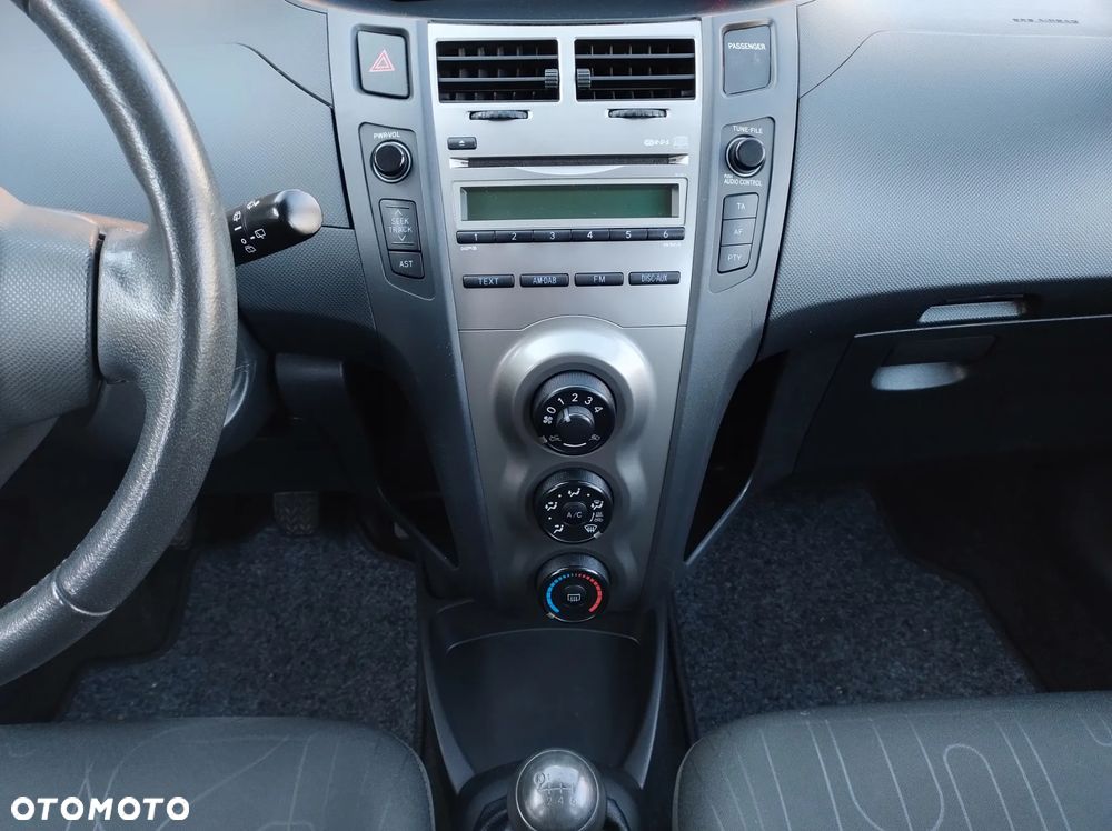 Toyota Yaris 1.33 Active - 21