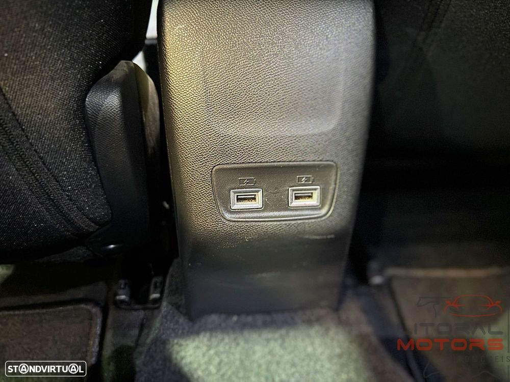 Peugeot e-2008 50 kWh Allure Pack - 37