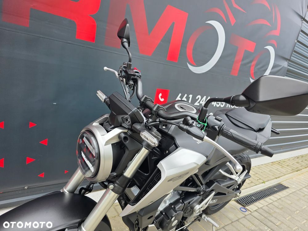 Honda CB - 12
