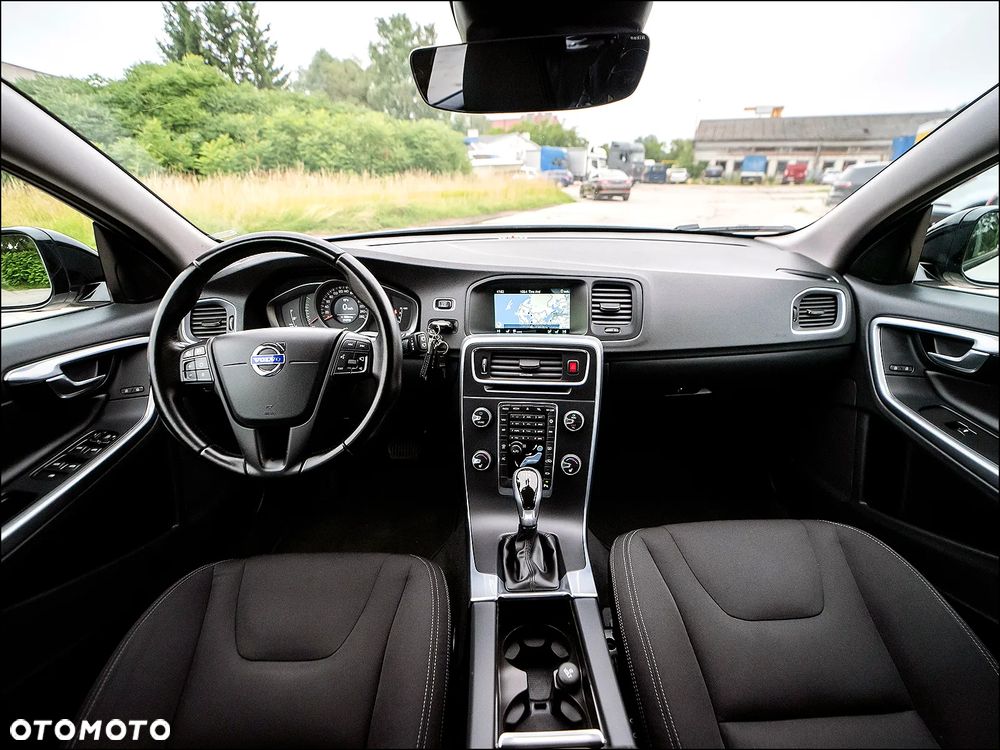 Volvo V60 Cross Country - 15