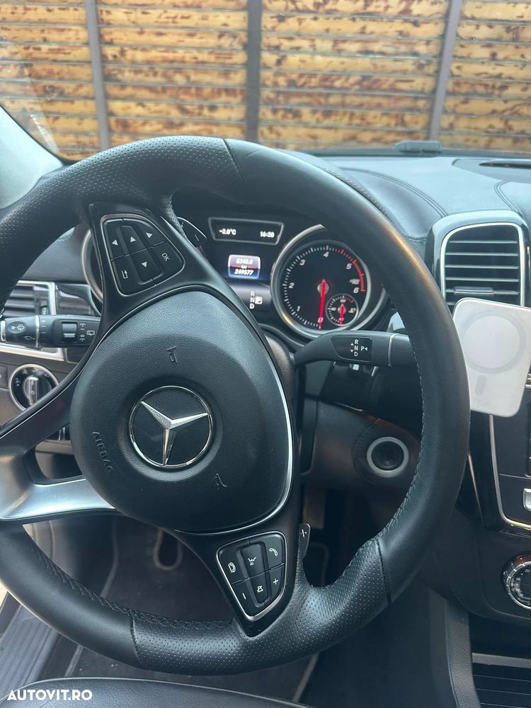 Mercedes-Benz GLE 350 d 4MATIC - 29