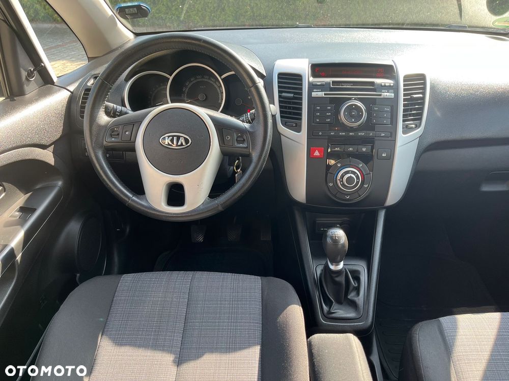 Kia Venga - 13