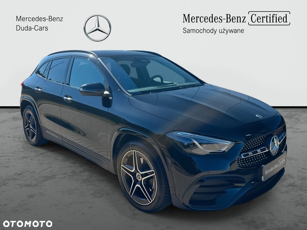 Mercedes-Benz GLA - 9