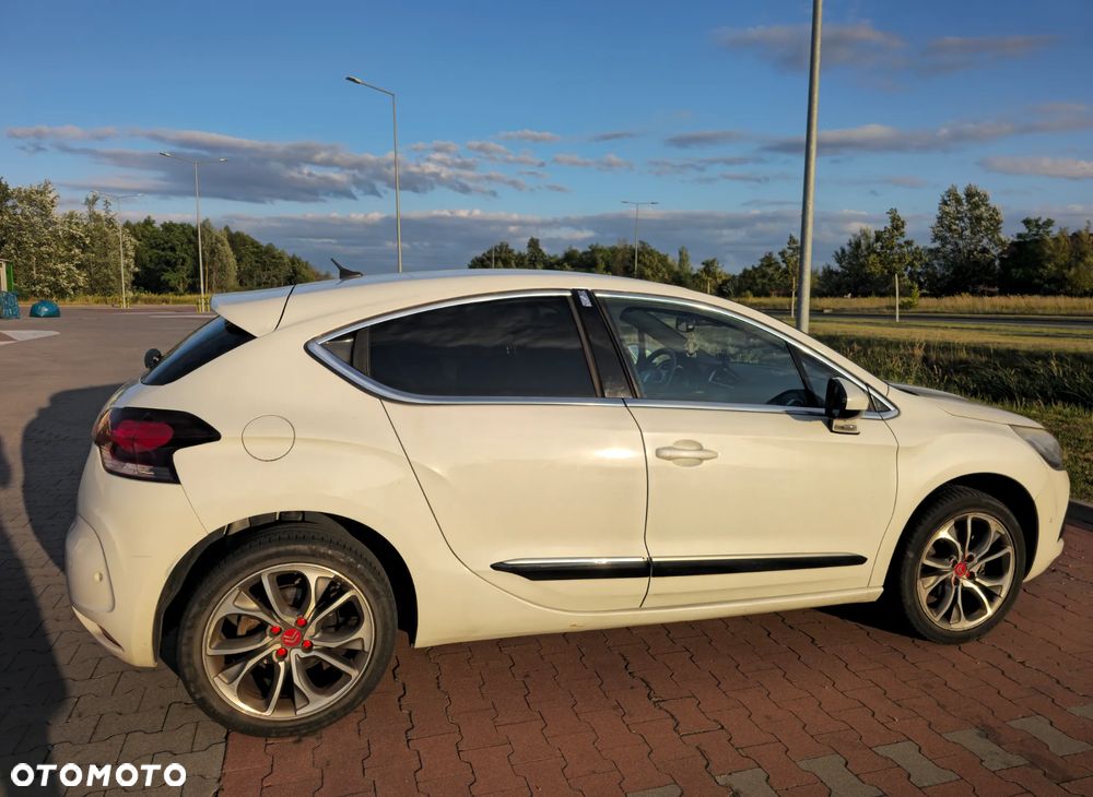 Citroën DS4 1.6 THP SoChic MCP - 17